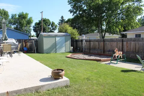 728 16th St W, Williston, ND 58801 photo 4