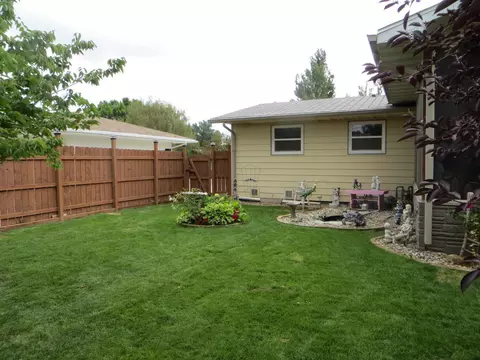 1607 1st Ave E, Williston, ND 58801 photo 4