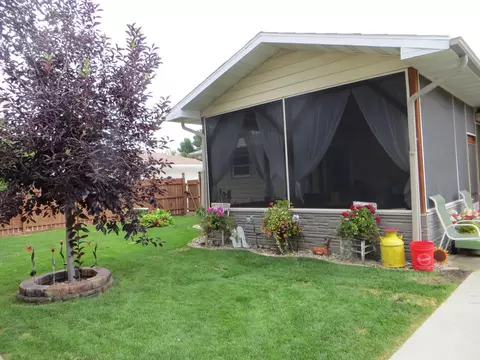 1607 1st Ave E, Williston, ND 58801 photo 3