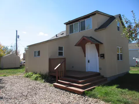 1109 4th St W, Williston, ND 58801 photo 1