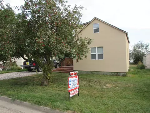 1109 4th St W, Williston, ND 58801 photo 2