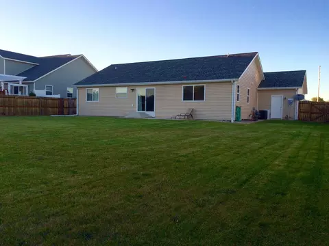 1809 25th St W, Williston, ND 58801 photo 30
