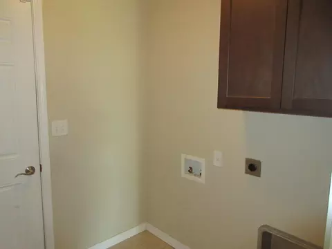 1809 25th St W, Williston, ND 58801 photo 9
