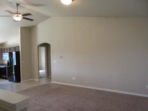 1809 25th St W, Williston, ND 58801 photo 3