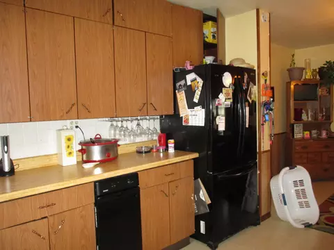 922 14th Ave W, Williston, ND 58801 photo 4