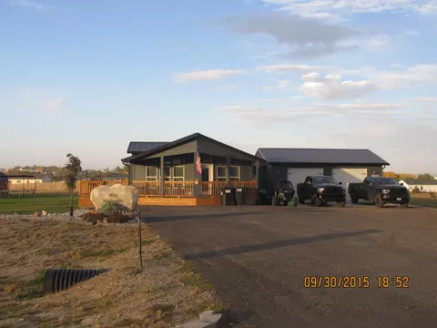 14025 Prairie Ln, Williston, ND 58801 photo 1