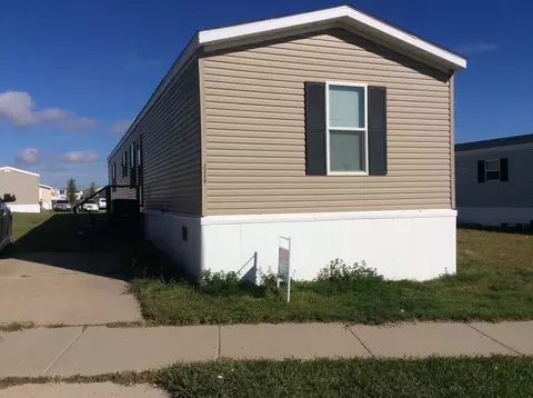 2210 32nd St W, Williston, ND 58801 photo 1