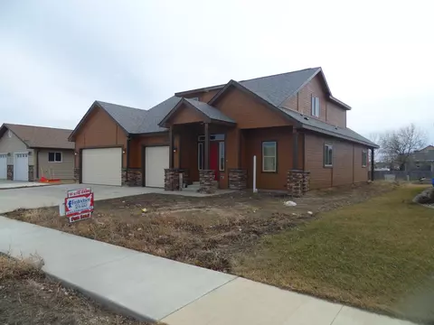 1821 23rd St W, Williston, ND 58801 photo 1