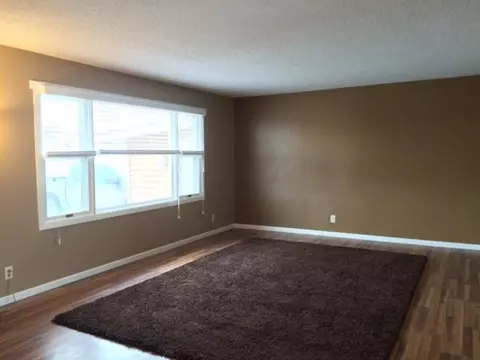 6820 2nd Avenue Cir E, Williston, ND 58801 photo 10