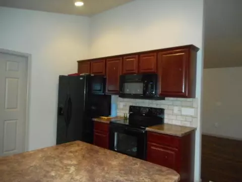 2110 23rd St W, Williston, ND 58801 photo 5