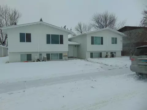 1909 7th Ave E, Williston, ND 58801 photo 1