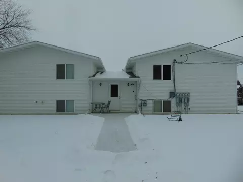 1909 7th Ave E, Williston, ND 58801 photo 3