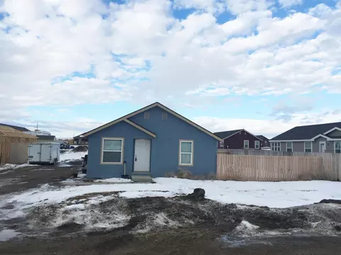 5613 Stoneview Ave, Williston, ND 58801 photo 3