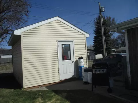 618 10th Ave W, Williston, ND 58801 photo 23