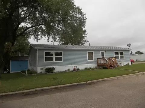 1001 27th St W, Williston, ND 58801 photo 1