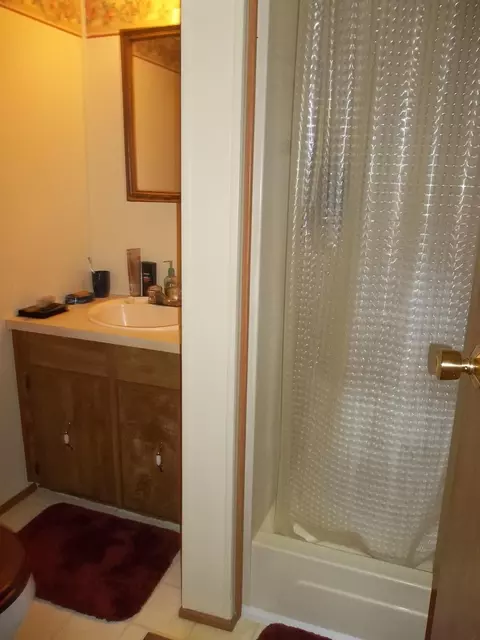 1001 27th St W, Williston, ND 58801 photo 9
