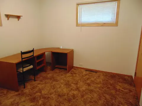 1705 Hillside Ct, Williston, ND 58801 photo 8