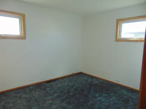 1705 Hillside Ct, Williston, ND 58801 photo 6