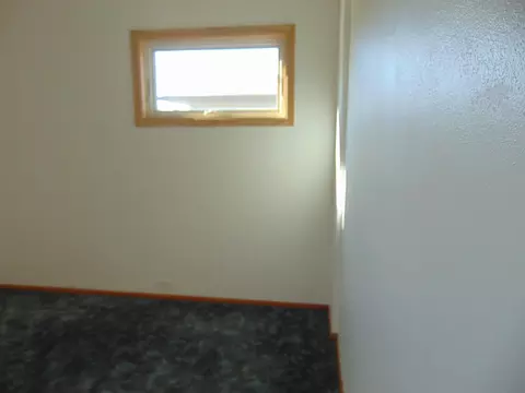 1705 Hillside Ct, Williston, ND 58801 photo 7