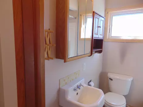 1705 Hillside Ct, Williston, ND 58801 photo 9