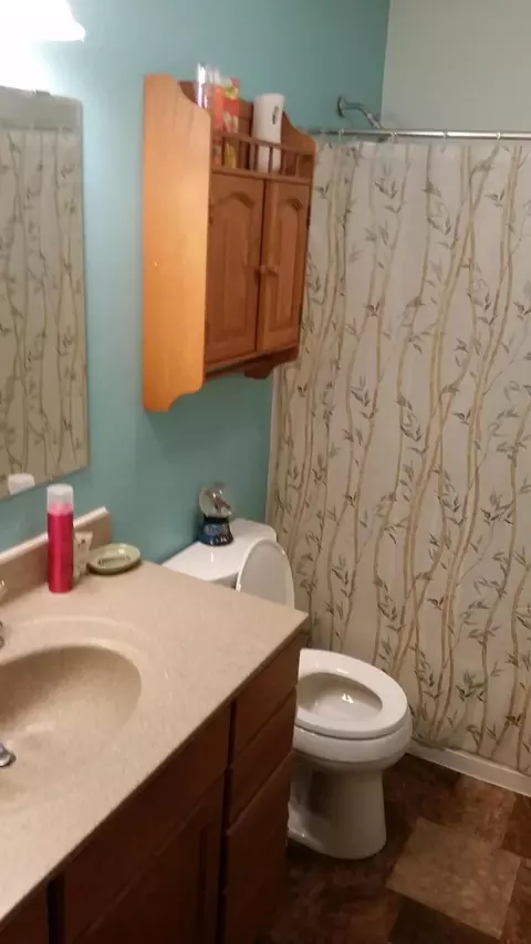 725 9th St E, Williston, ND 58801 photo 7