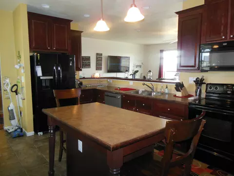 14009 Prairie Ln, Williston, ND 58801 photo 4