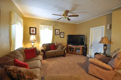 922 4th Ave W, Williston, ND 58801 photo 6