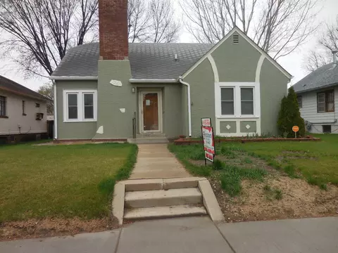 707 3rd Ave E, Williston, ND 58801 photo 1