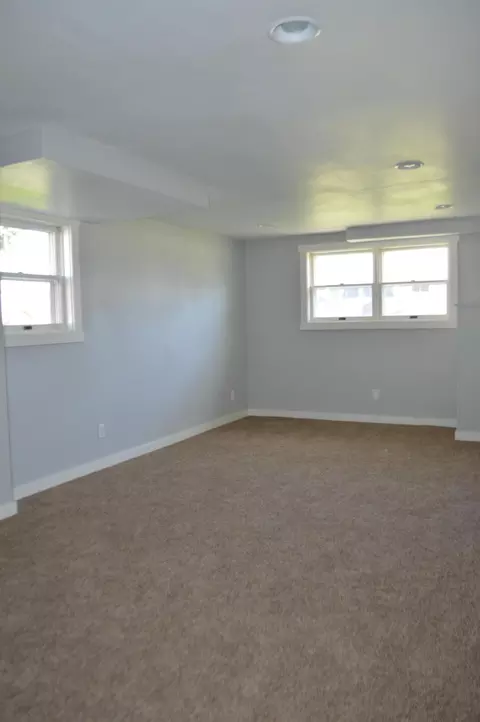 1809 Crest St, Williston, ND 58801 photo 17
