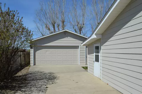 1809 Crest St, Williston, ND 58801 photo 21
