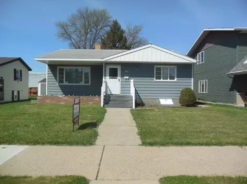 1111 1st Ave E, Williston, ND 58801 photo 1