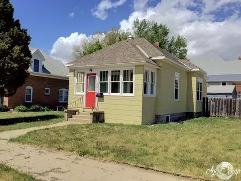 102 5th St W, Williston, ND 58801 photo 1