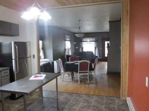 102 5th St W, Williston, ND 58801 photo 6