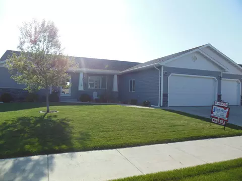 2510 12th Ave W, Williston, ND 58801 photo 2