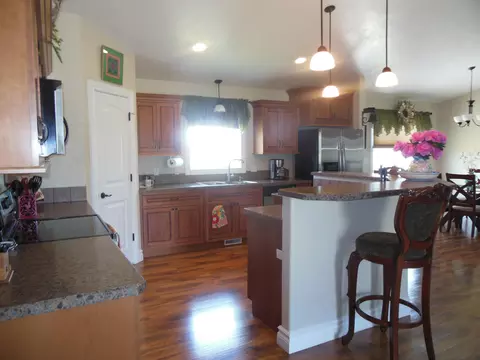 2510 12th Ave W, Williston, ND 58801 photo 11