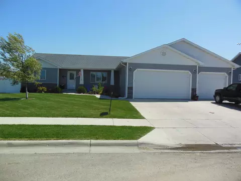 2510 12th Ave W, Williston, ND 58801 photo 1
