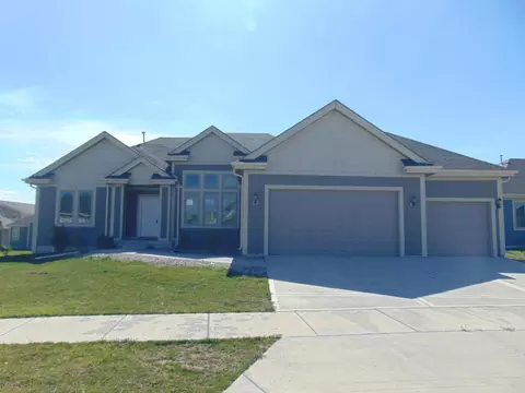 3329 Prairie Commons St, Williston, ND 58801 photo 1