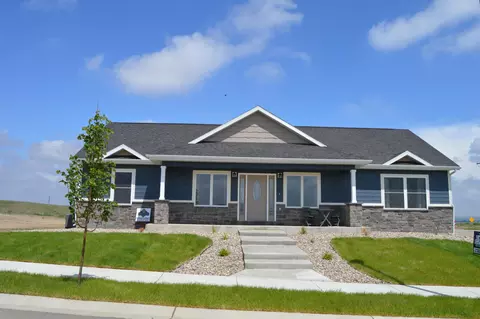 717 70th St E, Williston, ND 58801 photo 1