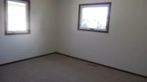 901 16th Ave W, Williston, ND 58801 photo 4