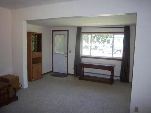 824 6th Ave E, Williston, ND 58801 photo 5