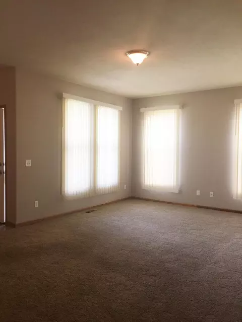 3127 3129 Long Branch Ave, Williston, ND 58801 photo 8