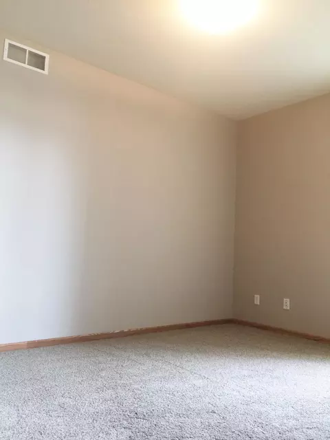 3127 3129 Long Branch Ave, Williston, ND 58801 photo 22