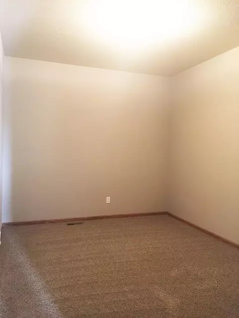 3127 3129 Long Branch Ave, Williston, ND 58801 photo 64