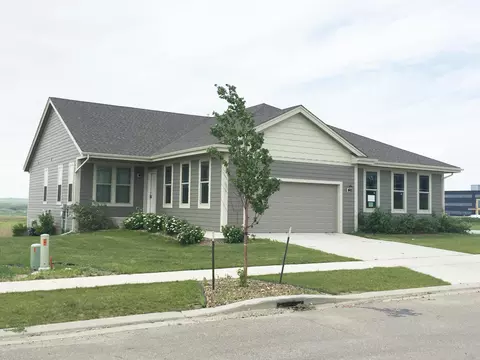 3127 3129 Long Branch Ave, Williston, ND 58801 photo 6