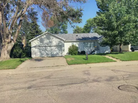 1126 2nd Ave E, Williston, ND 58801 photo 2