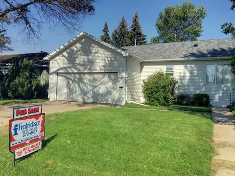 1126 2nd Ave E, Williston, ND 58801 photo 3