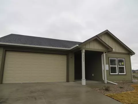 3404 33rd St W, Williston, ND 58801 photo 3