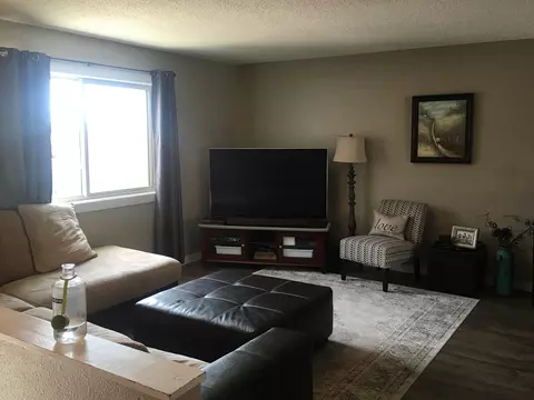 1131 Ridge Ct E, Williston, ND 58801 photo 3