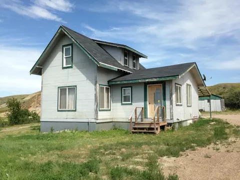 4883 132nd Dr NW, Williston, ND 58801 photo 1