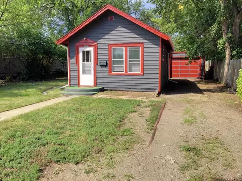 1005 7th Ave W, Williston, ND 58801 photo 3